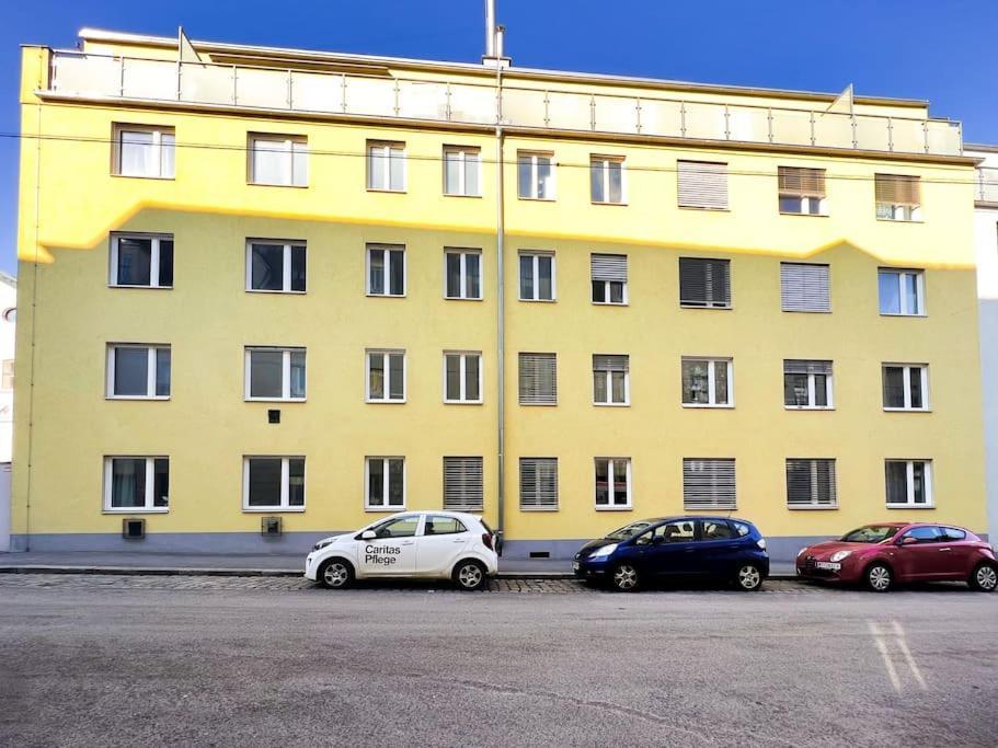 Comfortable 2br Apt With Parking, Wi-fi Near Center, Wein, Austria Wien